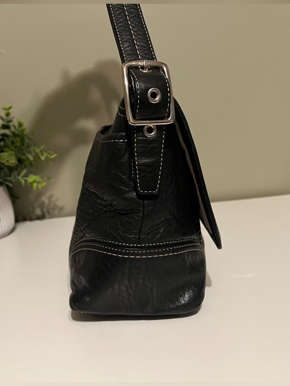 Coach Black Pebbled Leather Shoulder Bag with Silver Turnlock - Picture 2 of 14